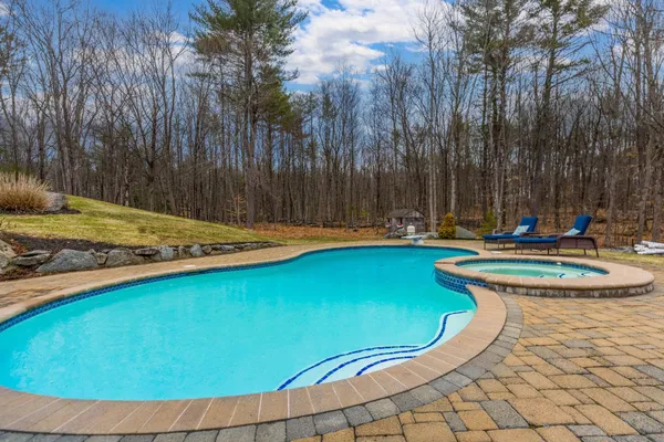 $1,100,000 | 21 Shearwater Street, Durham, NH 03824