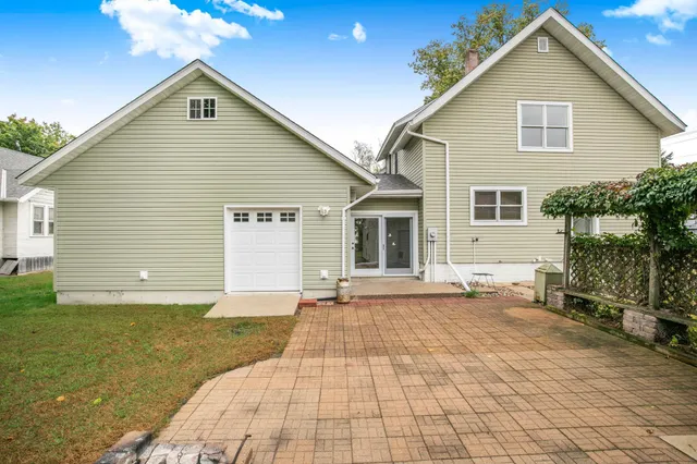 $329,900 | 122 2nd Avenue South, Brownton, MN 55312