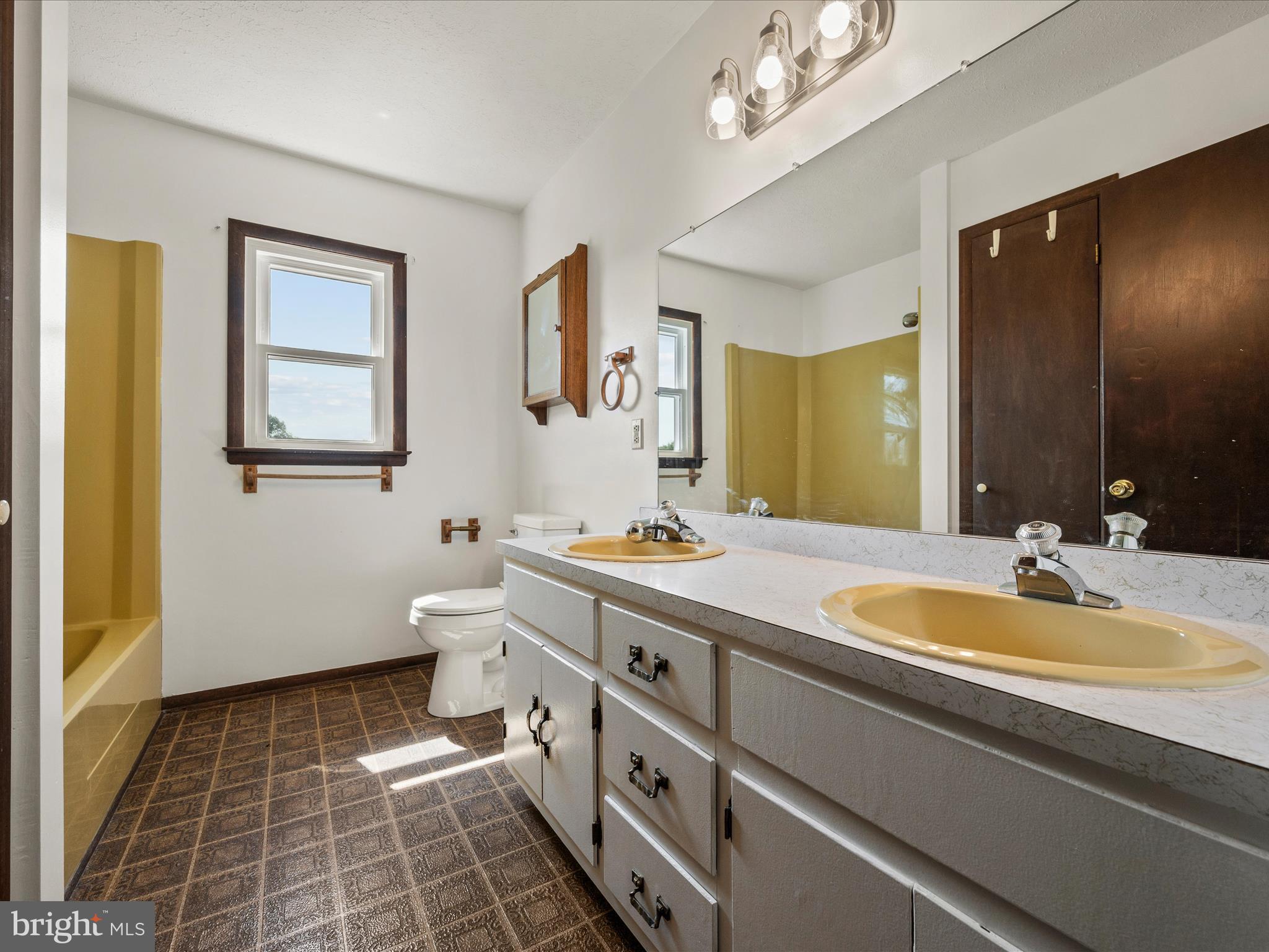 3025 Dominion Road Gerrardstown, WV 25420 - Photo 42 of 83 Bathroom