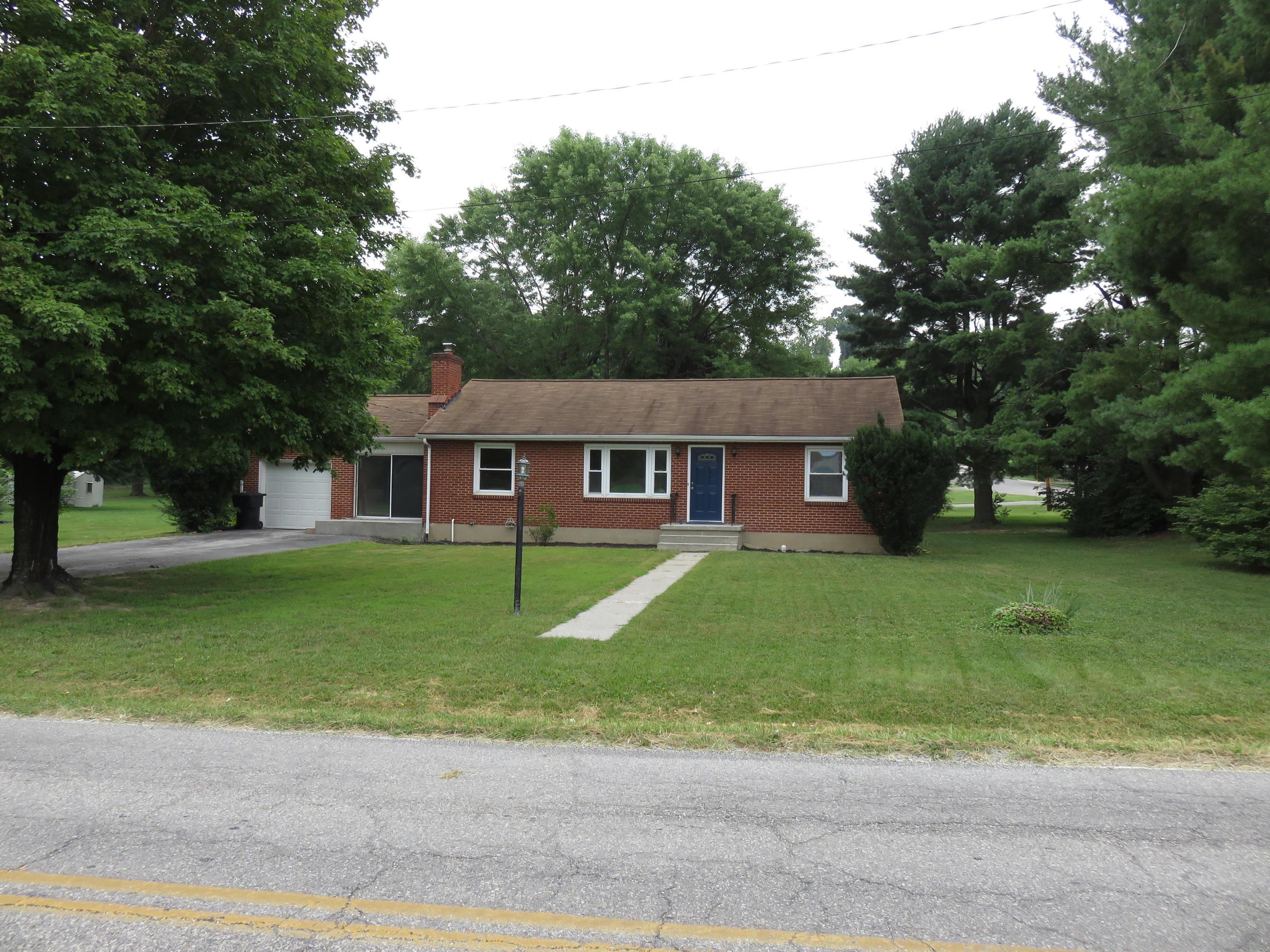 405 Dexter Road Roanoke, VA 24019 - Photo 1 of 14 IMG_0137