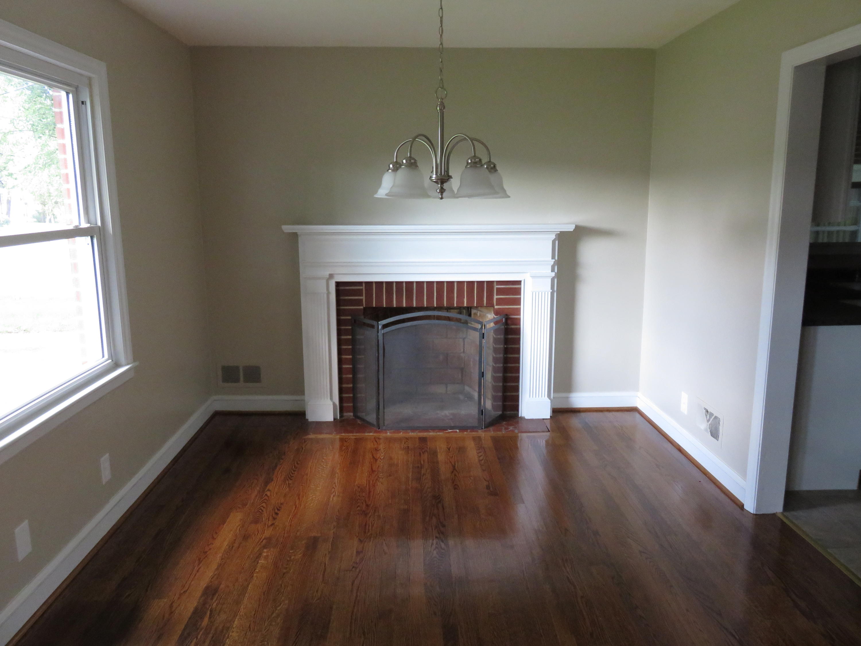 405 Dexter Road Roanoke, VA 24019 - Photo 2 of 14 Living Room