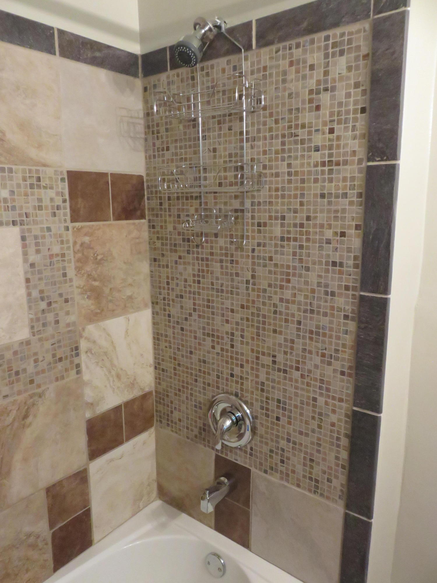 405 Dexter Road Roanoke, VA 24019 - Photo 10 of 14 Tiled Shower