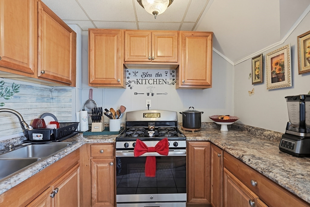 464 Birch Street Fall River, MA 02724 - Photo 18 of 35
