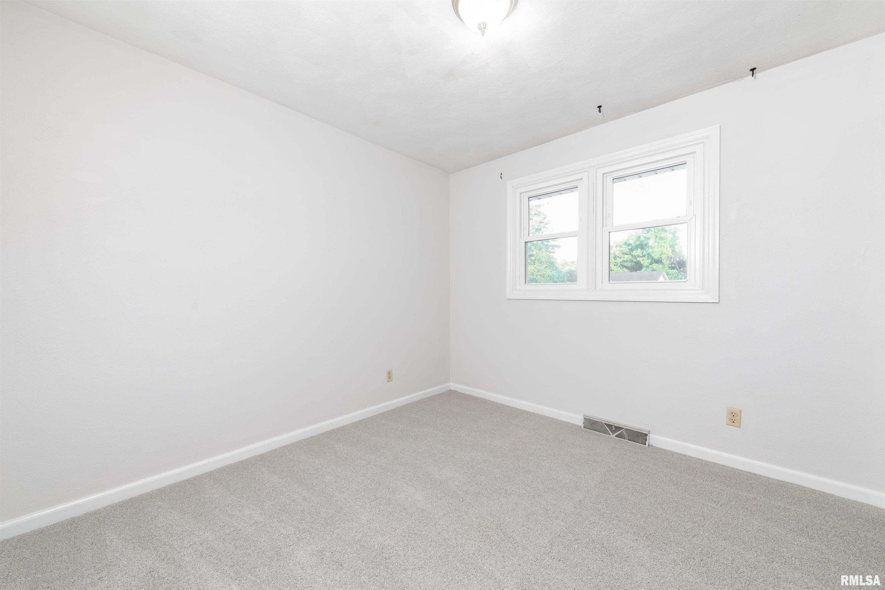 1315 West Queens Court Road Peoria, IL 61614 - Photo 26 of 52