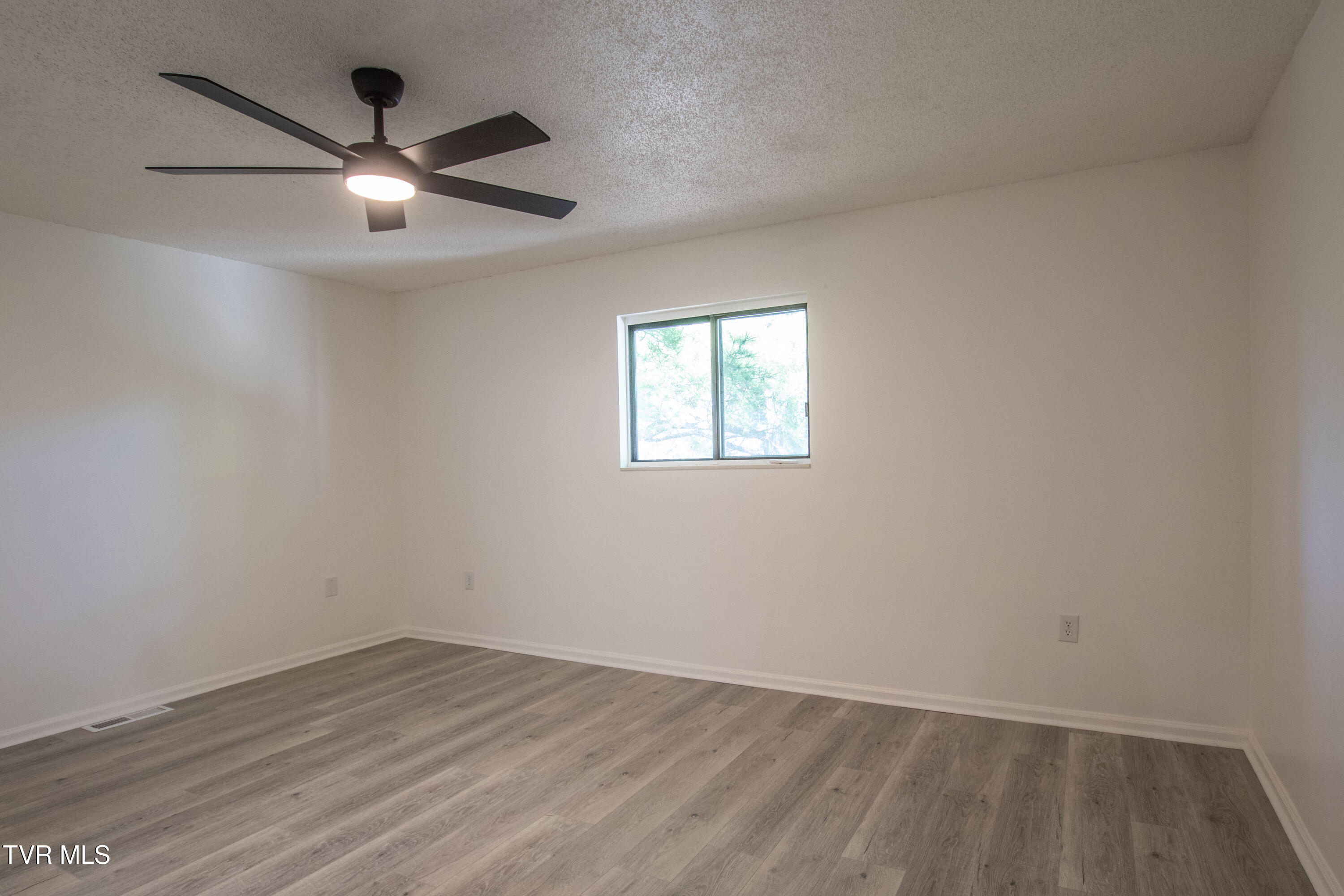 108 Melody Lane, Unit 1 Bristol, TN 37620 - Photo 26 of 38 D-1 Bedroom 1