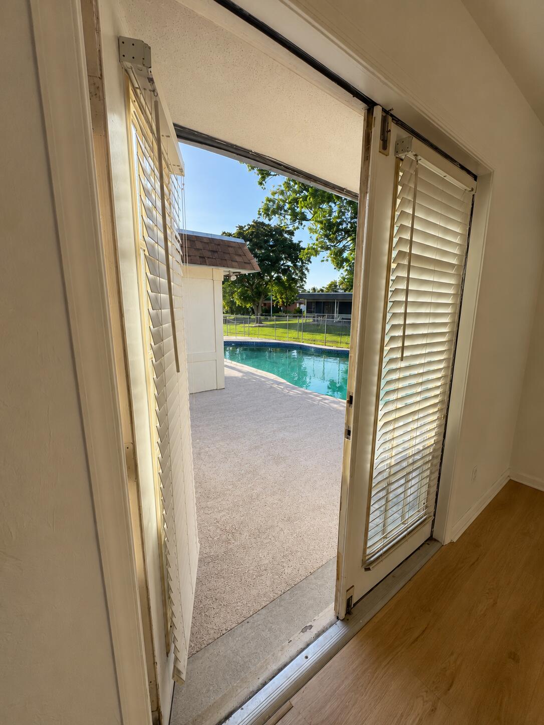 7816 Northwest 70th Terrace Tamarac, FL 33321 - Photo 21 of 37 562B458A-09AD-4734-8DA5-5703196CEFA0