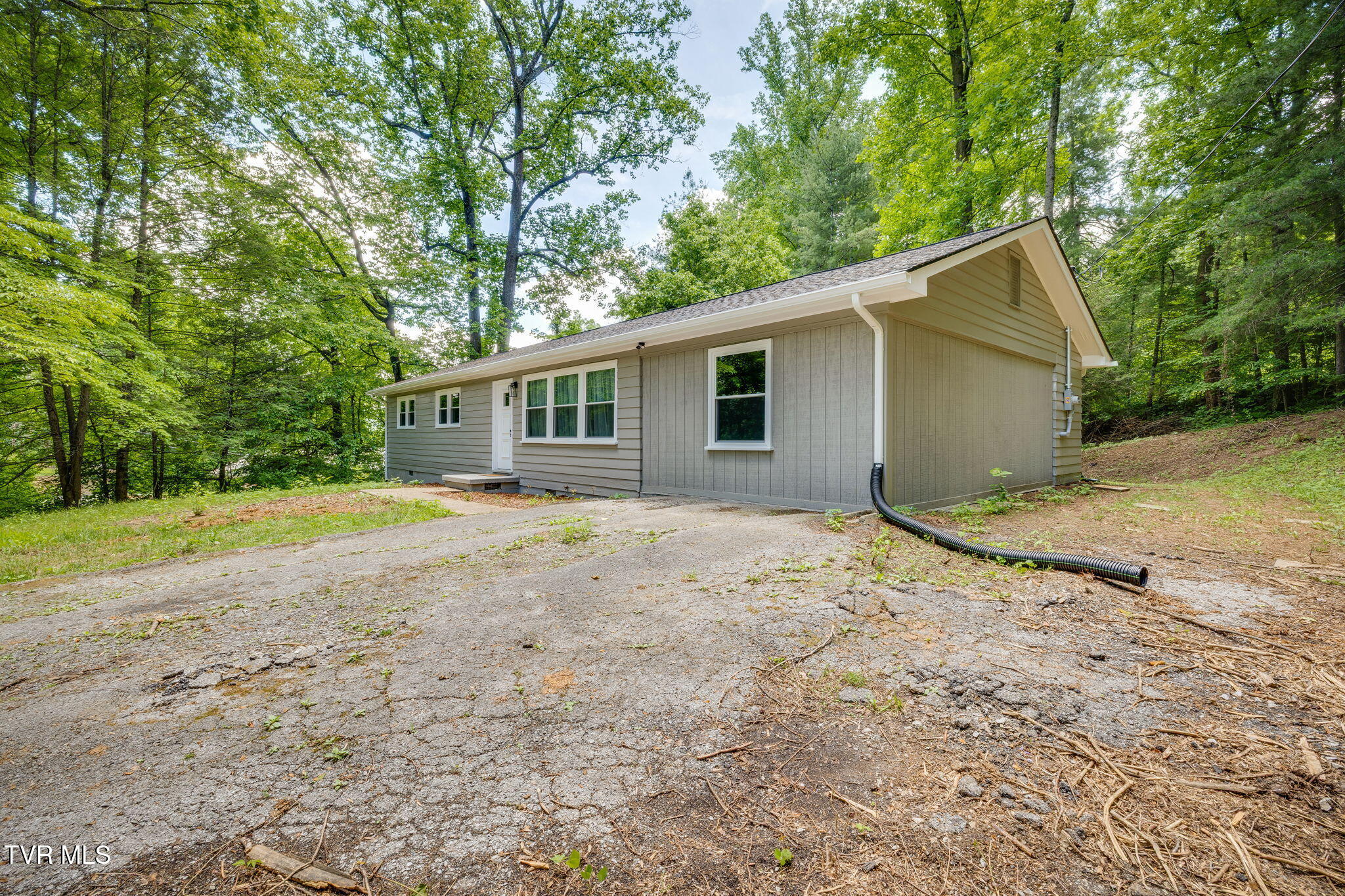 151 Taylortown Road Johnson City, TN 37601 - Photo 2 of 26 002