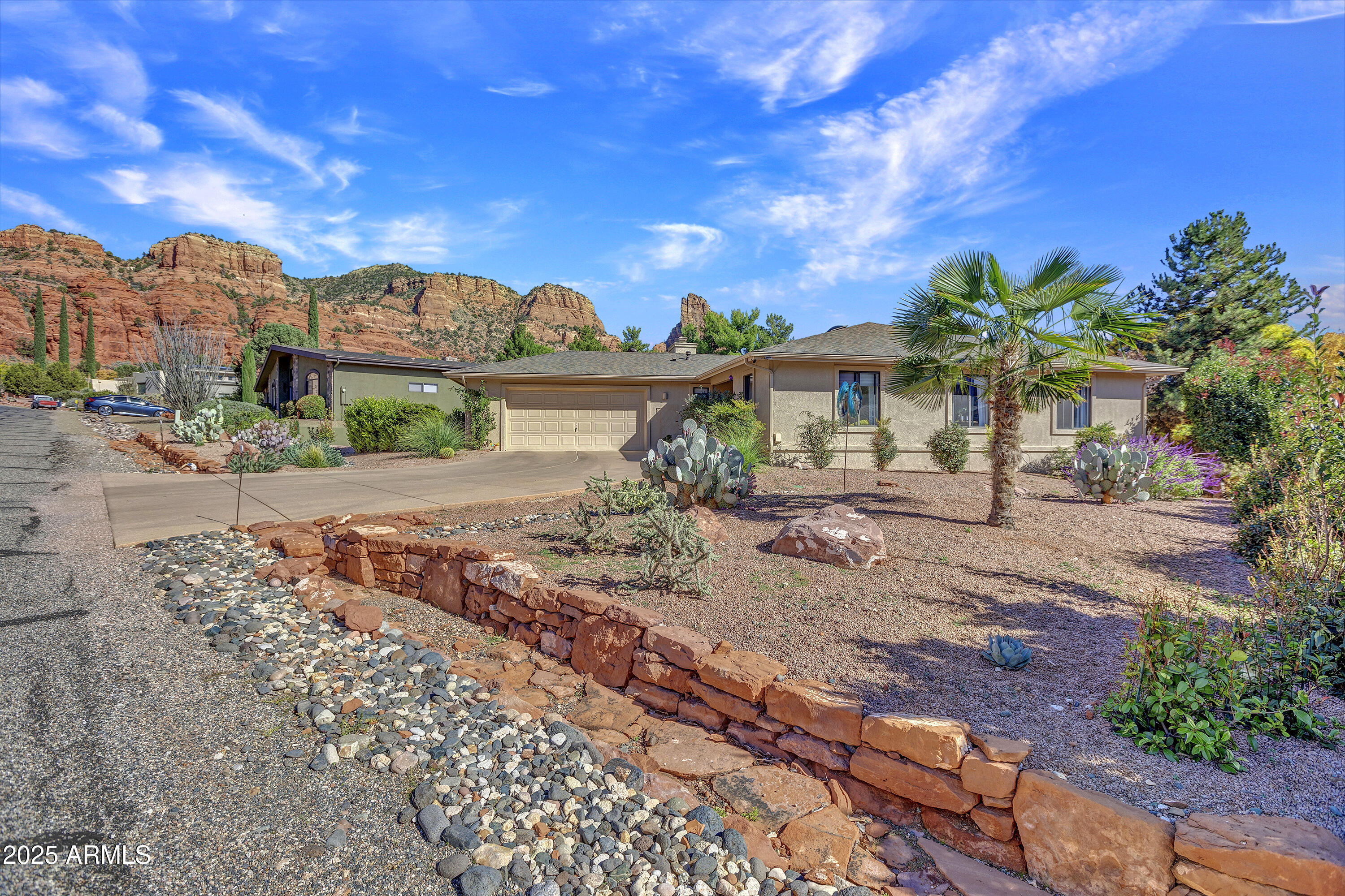 30 Box Canyon Road Sedona, AZ 86351 - Photo 28 of 30 a view of a backyard with a garden and plants