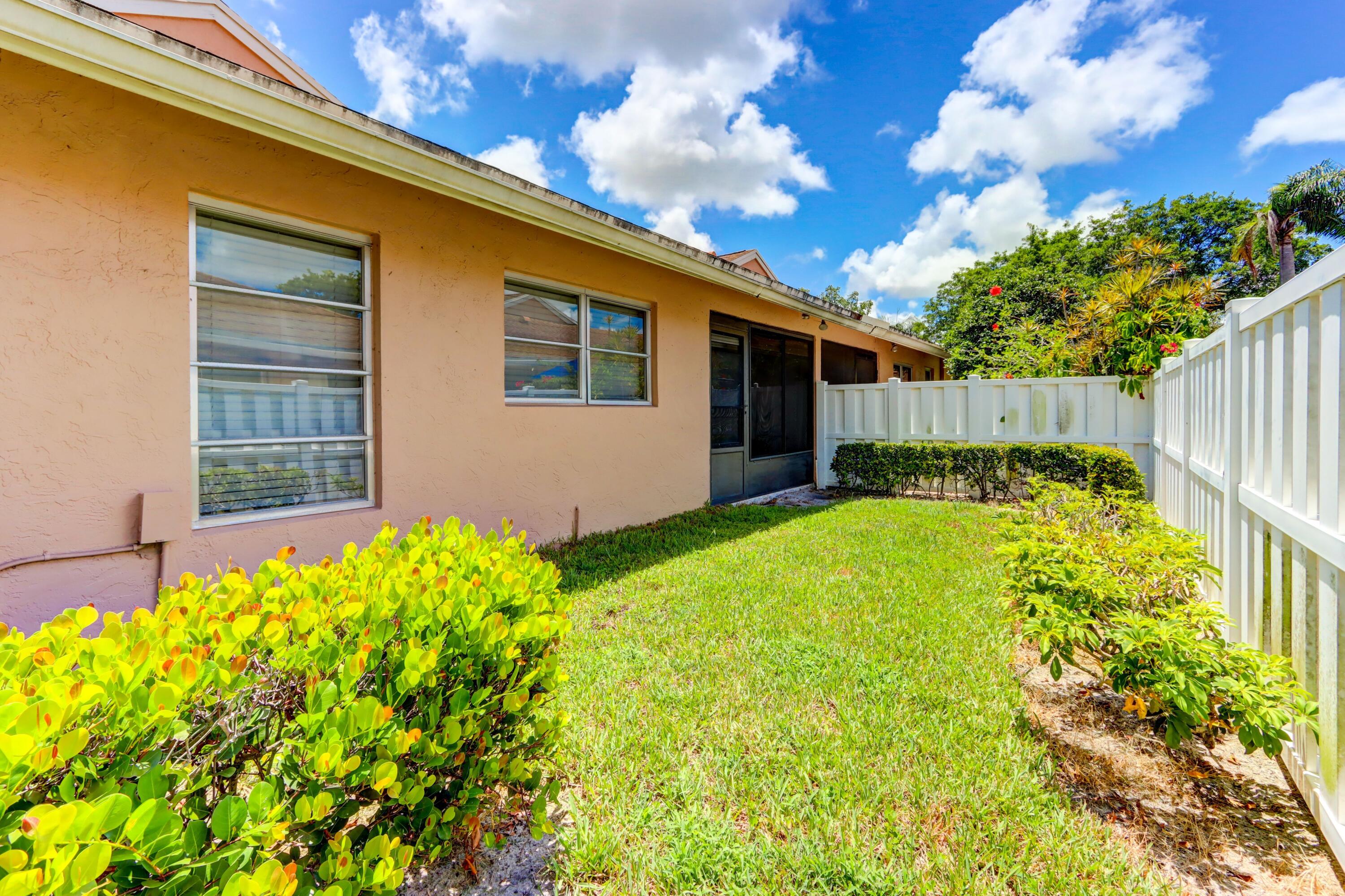 8092 Sweetbriar Way Boca Raton, FL 33496 - Photo 17 of 17 Side Yard