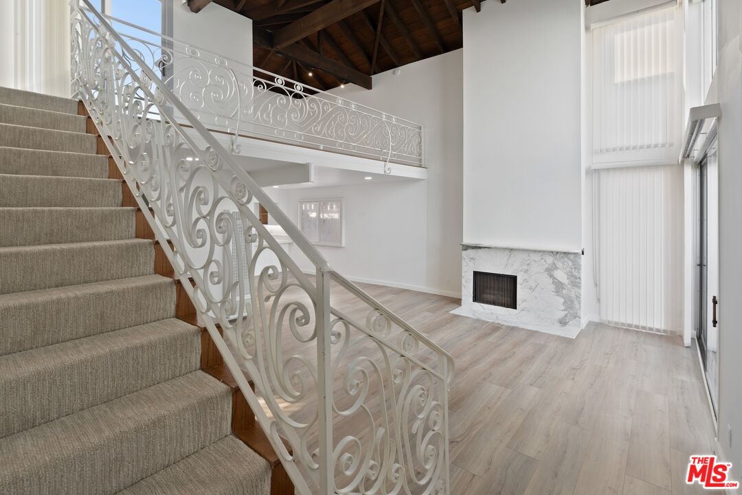 122 Buccaneer Street, Unit 3 Marina del Rey, CA 90292 - Photo 5 of 31