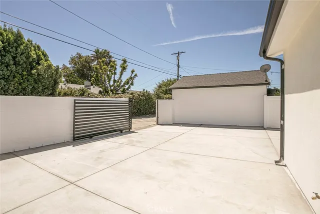 $3,900 | 10424 Woodley Avenue, Granada Hills, CA 91344