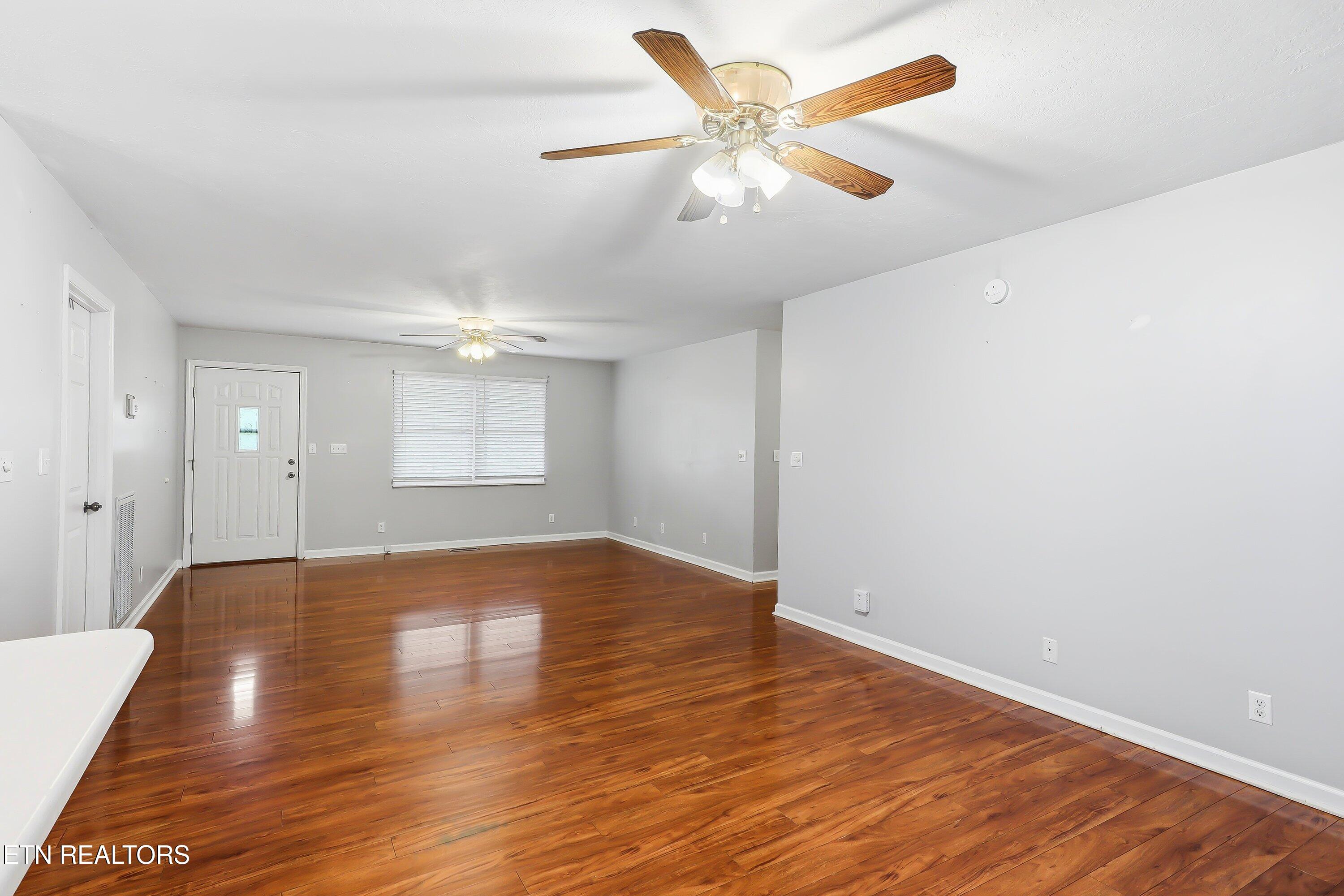677 Bethel Road Clinton, TN 37716 - Photo 7 of 29 677 Bethel Rd-7