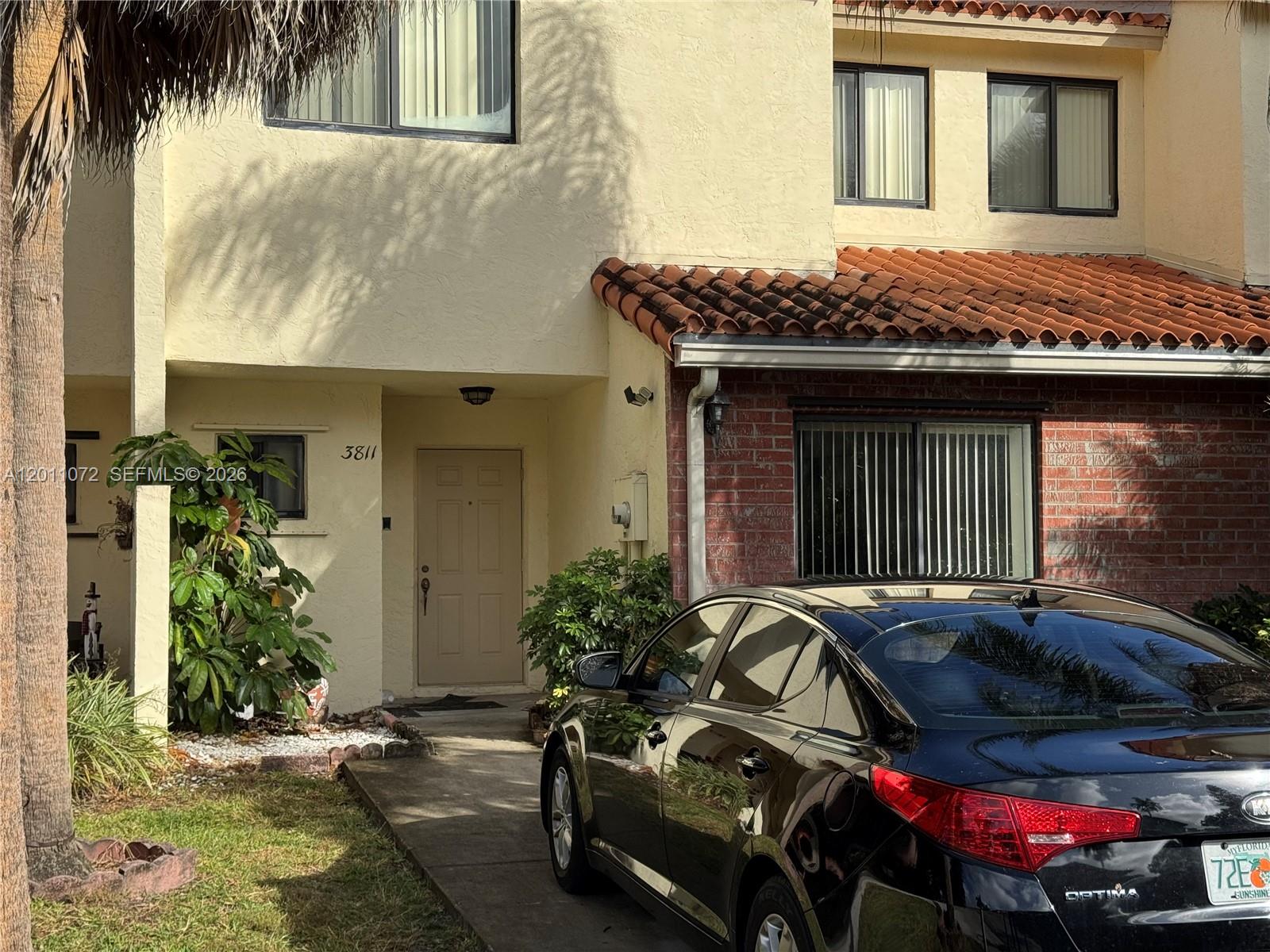 3811 Simms Street, Unit 3811 Hollywood, FL 33021 - Photo 2 of 26