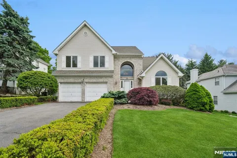 $1,250,000 | 22 Wagon Trail, Mahwah, NJ 07430