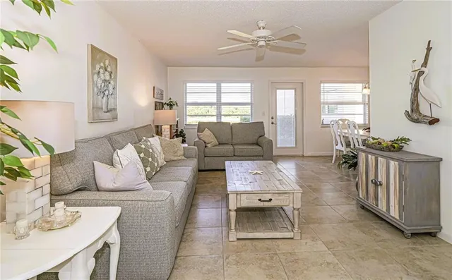 $1,500 | 73 Royal Oak Court, Unit 103, Vero Beach, FL 32962