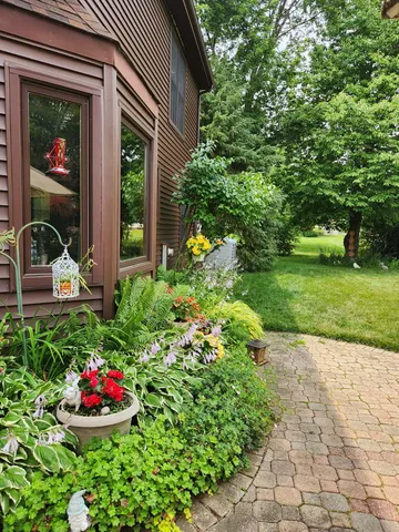 $600,000 | 716 West Techny Road, Arlington Heights, IL 60004