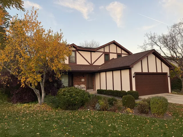 $600,000 | 716 West Techny Road, Arlington Heights, IL 60004