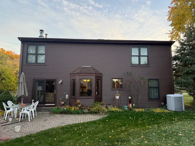 $600,000 | 716 West Techny Road, Arlington Heights, IL 60004