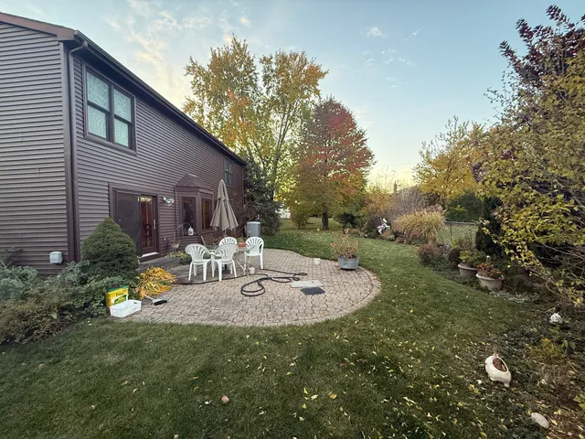 $600,000 | 716 West Techny Road, Arlington Heights, IL 60004