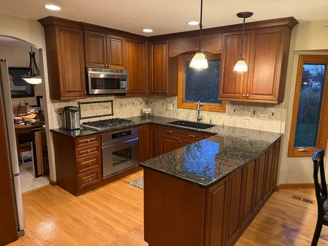 $600,000 | 716 West Techny Road, Arlington Heights, IL 60004