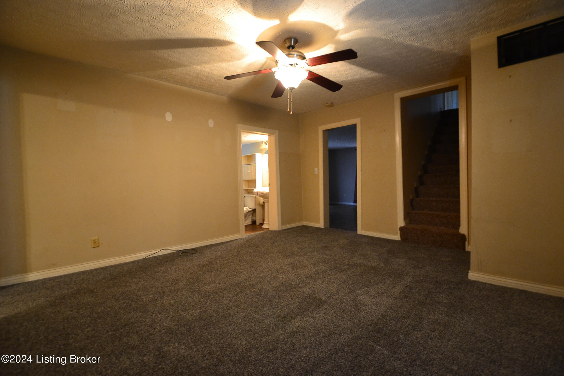 13300 East Orell Road Louisville, KY 40272 - Photo 19 of 36 DSC_0444