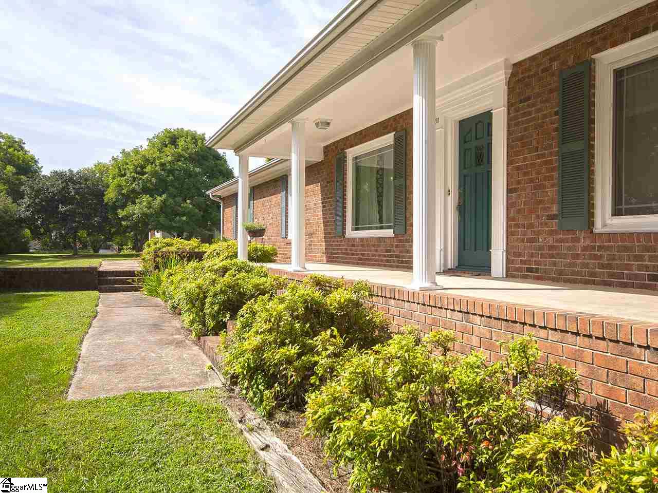 201 Timbrooke Way Easley, SC 29642 - Photo 3 of 31 Gallery Image 3