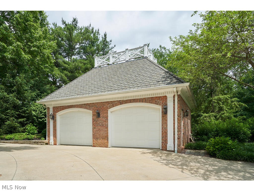 3000 Roundhill Road Akron, OH 44333 - Photo 43 of 45