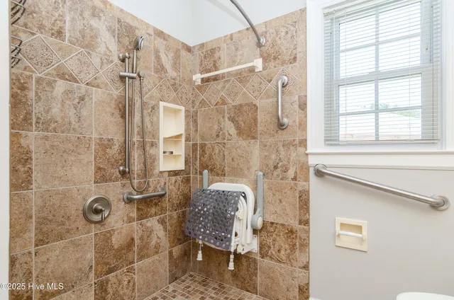 $2,645 | 355 Club Court, Wilmington, NC 28412