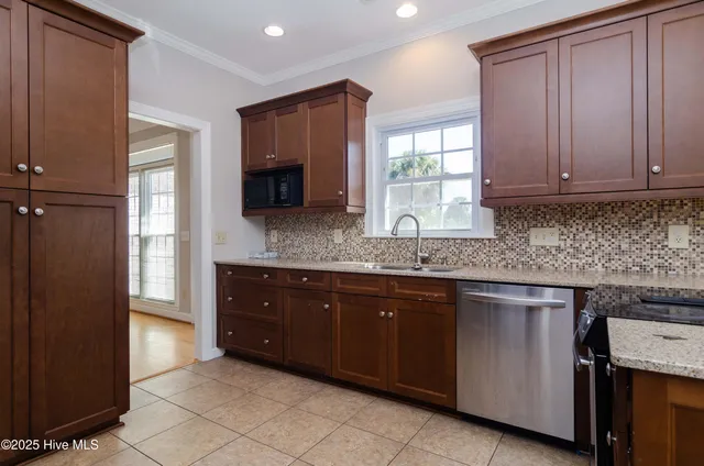 $2,645 | 355 Club Court, Wilmington, NC 28412