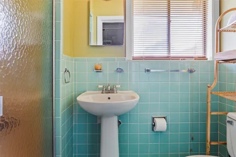 $299,000 | 3601 East Jasmine Street, Pearland, TX 77581