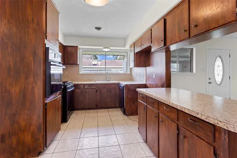 $299,000 | 3601 East Jasmine Street, Pearland, TX 77581