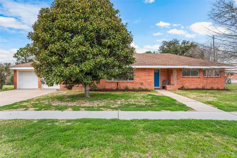 $299,000 | 3601 East Jasmine Street, Pearland, TX 77581