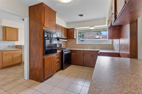 $299,000 | 3601 East Jasmine Street, Pearland, TX 77581