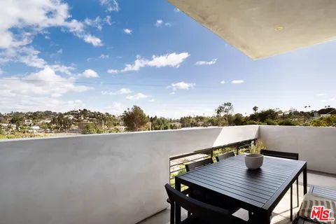 $1,395,000 | 3256 Colony Circle, Los Angeles, CA 90027