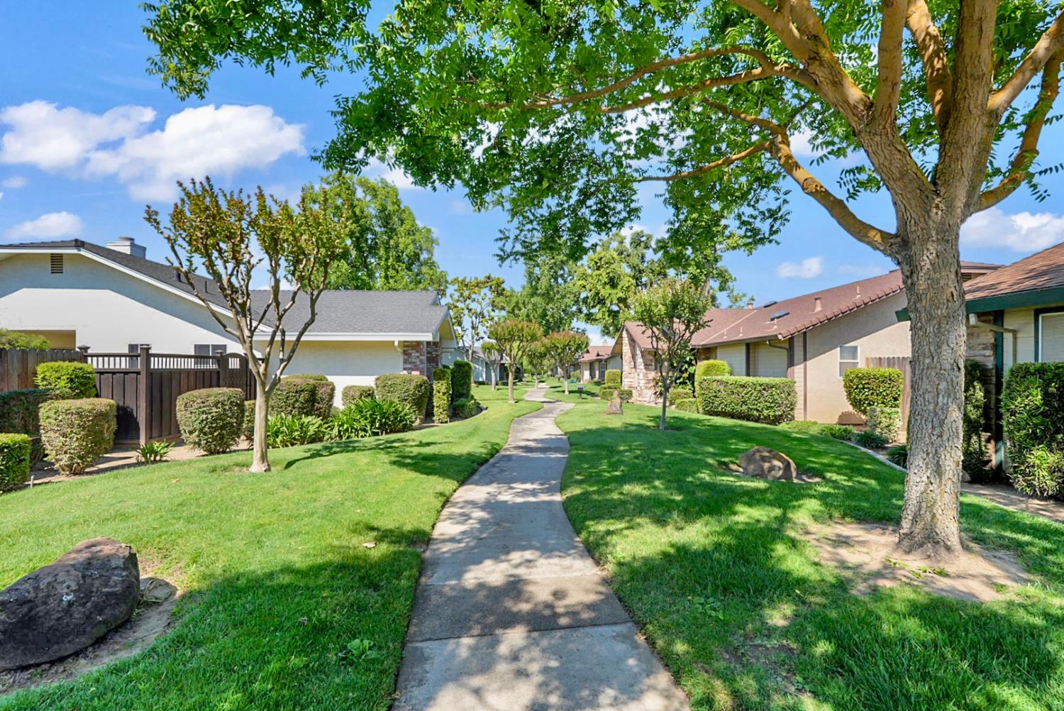 2195 Brigadoon Walk Manteca, CA 95336 - Photo 25 of 41 a front view of a house with garden