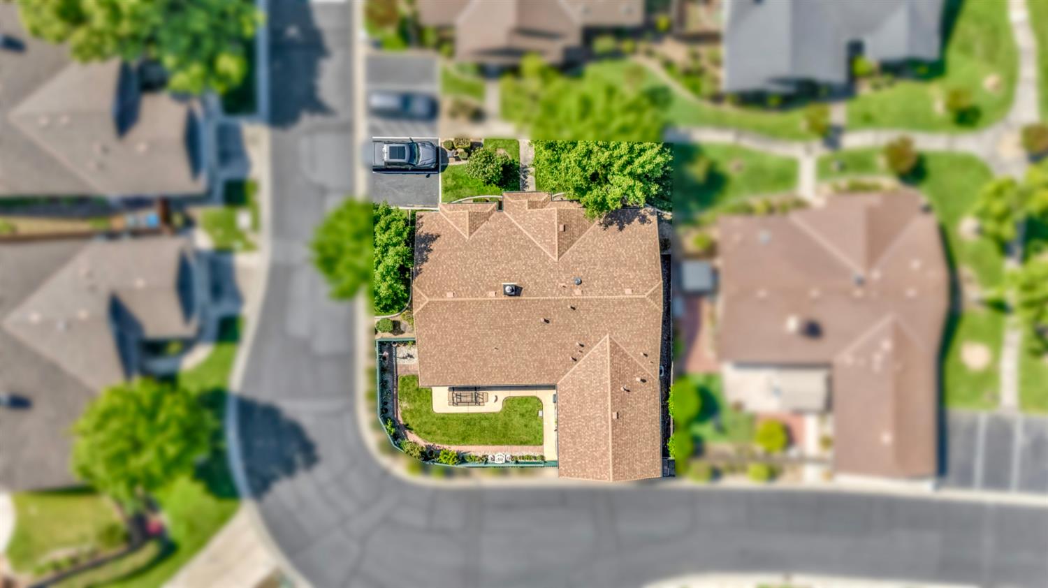 2195 Brigadoon Walk Manteca, CA 95336 - Photo 37 of 41 an aerial view of a house with a yard and plants