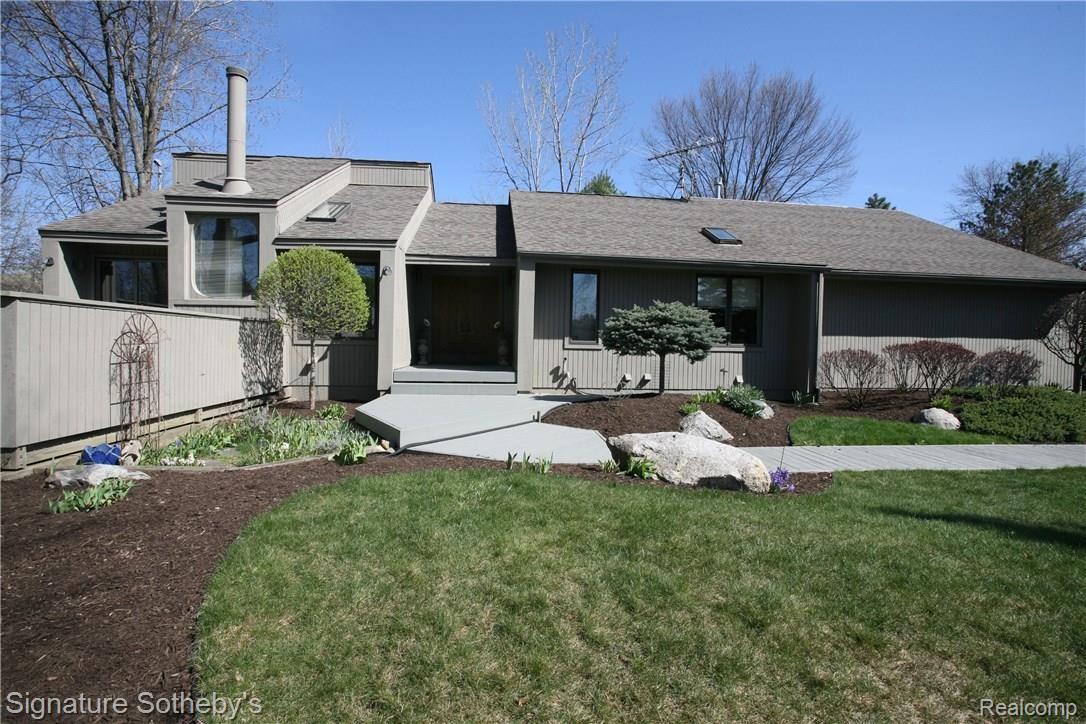 6620 Clarkston Road Clarkston, MI 48346 - Photo 72 of 72 Look at the Architectural Detail!!