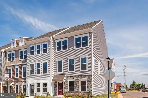 $3,600 | 42632 Pitlochry Terrace, Sterling, VA 20166