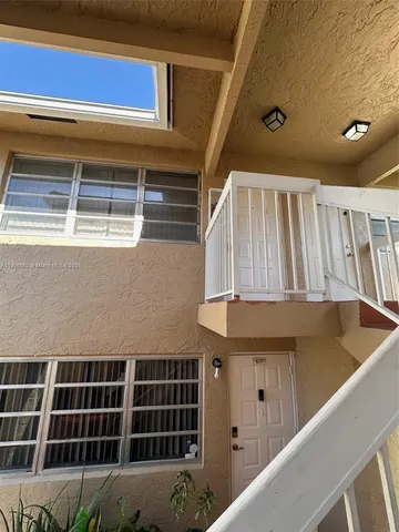 $2,200 | 1021 Twin Lakes Drive, Unit 28H, Coral Springs, FL 33071