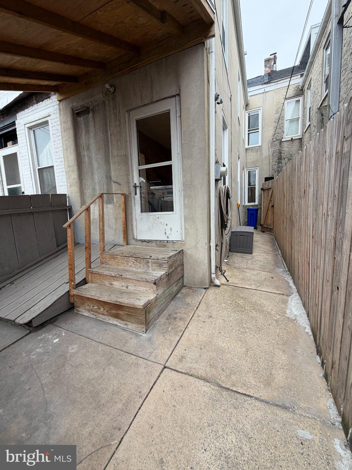 928 Mulberry Street Reading, PA 19604 - Photo 19 of 21 Charming urban entryway with potential.