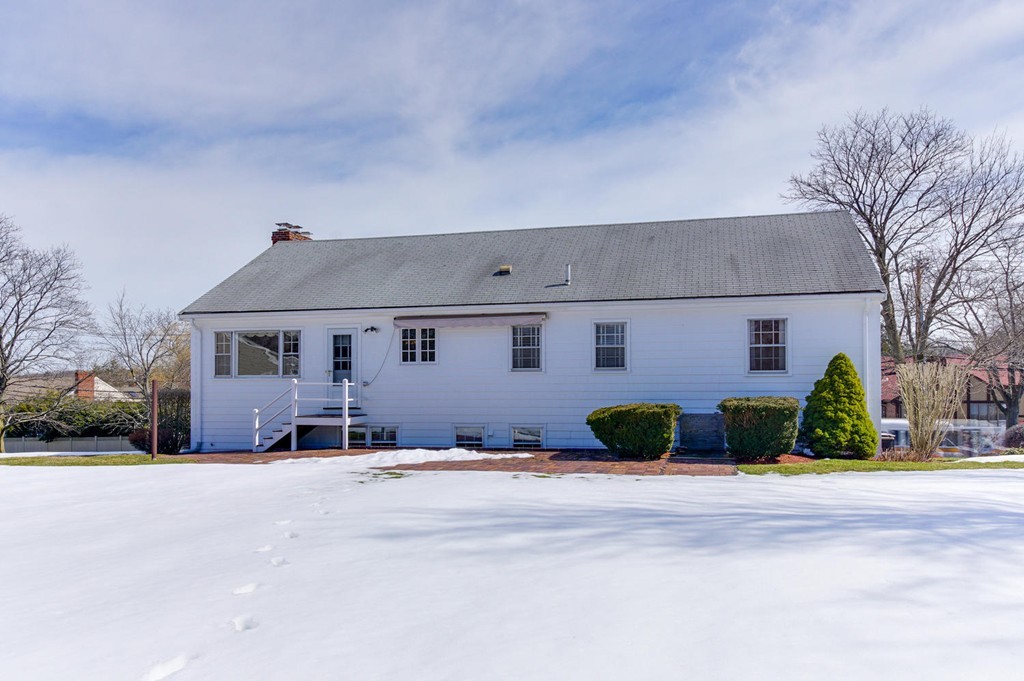 30 Ridge Street Winchester, MA 01890 - Photo 3 of 27