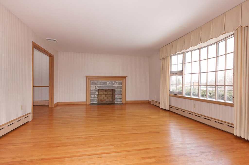 30 Ridge Street Winchester, MA 01890 - Photo 4 of 27