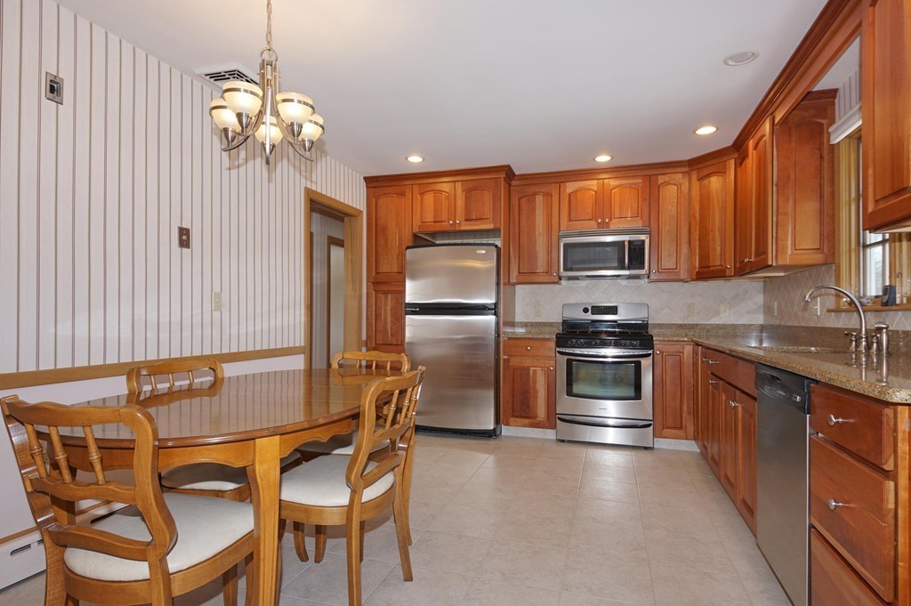 30 Ridge Street Winchester, MA 01890 - Photo 8 of 27