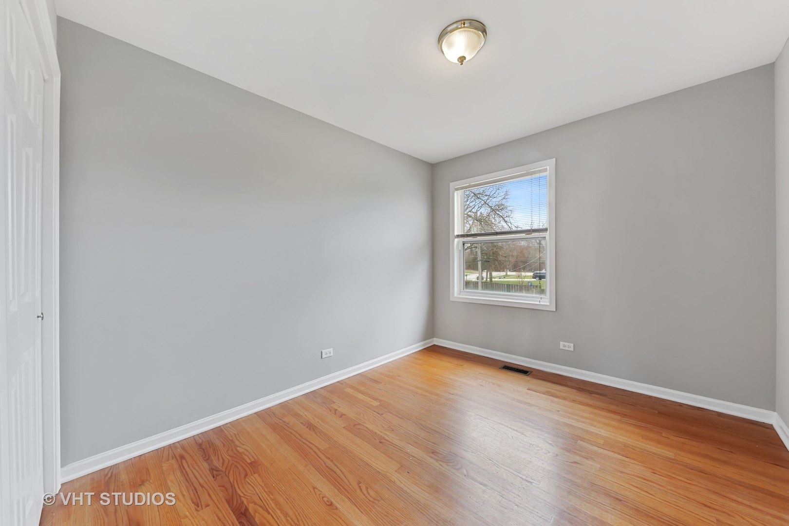 2286 Manchester Road Wheaton, IL 60187 - Photo 12 of 22 Gallery Image 12