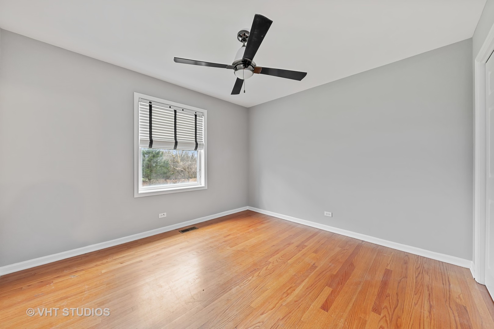 2286 Manchester Road Wheaton, IL 60187 - Photo 13 of 22 Gallery Image 13