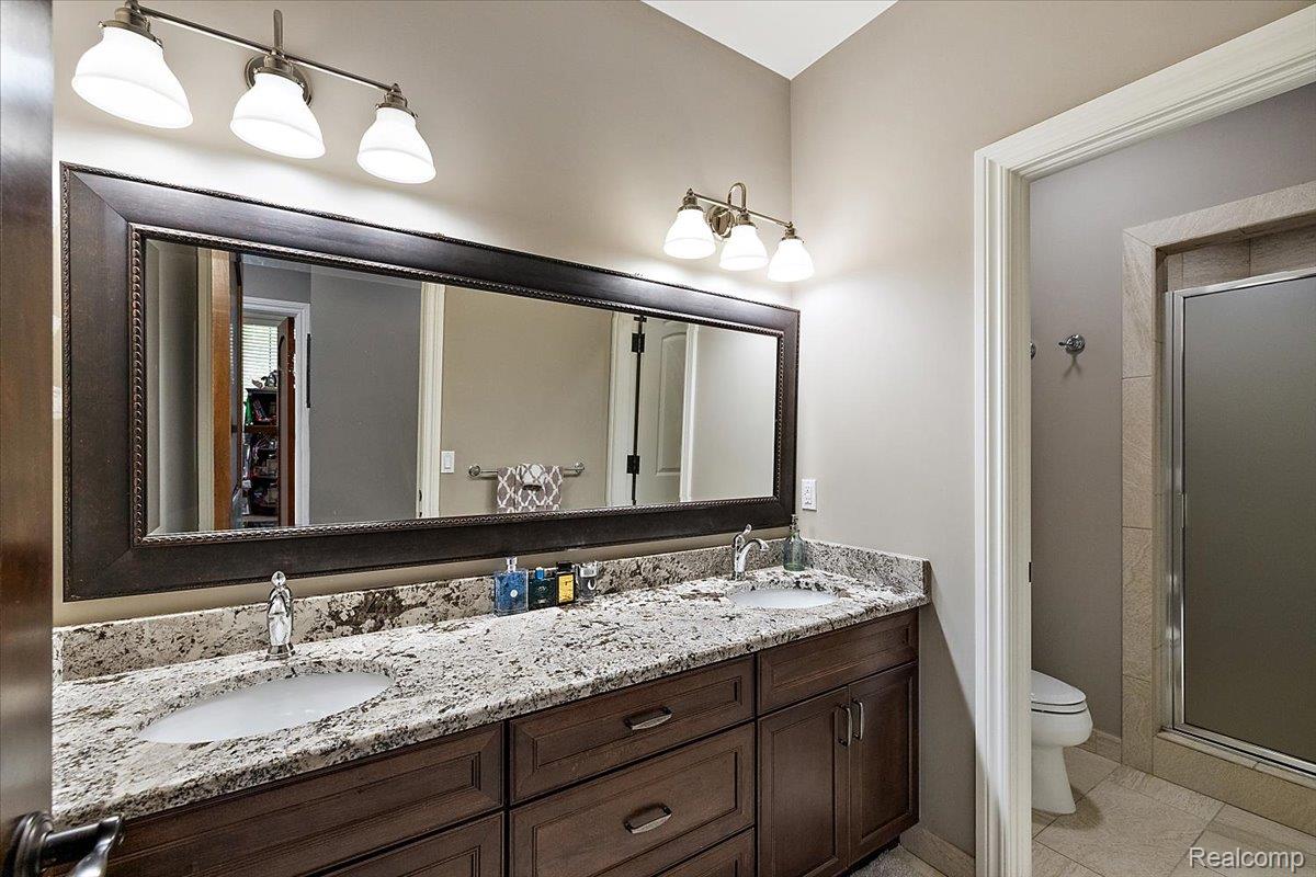 3071 Emeraude Court Rochester, MI 48306 - Photo 32 of 60 32-3071 Emeraude-64.jpg