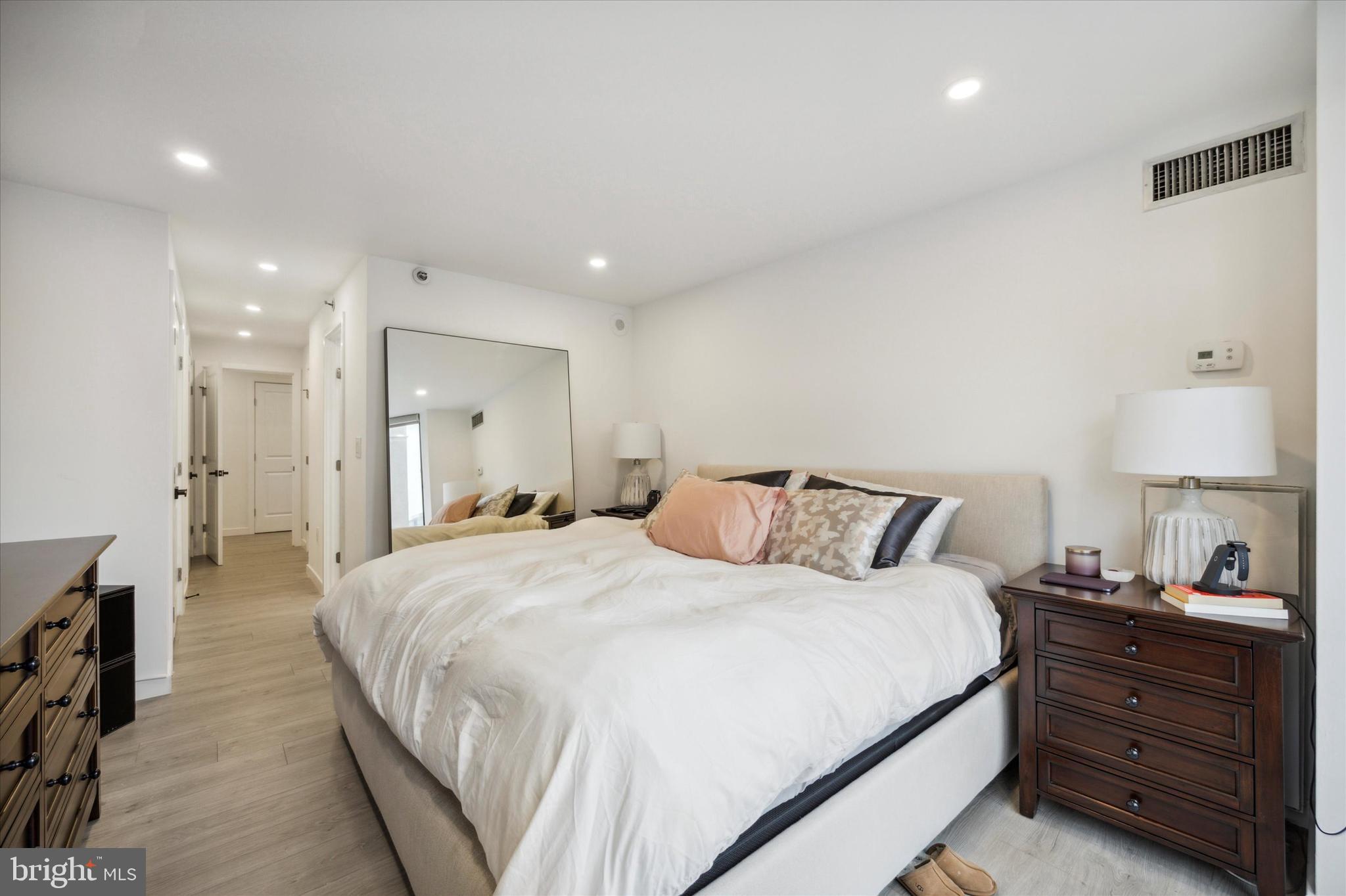 2018 Walnut Street, Unit 11L Philadelphia, PA 19103 - Photo 16 of 33