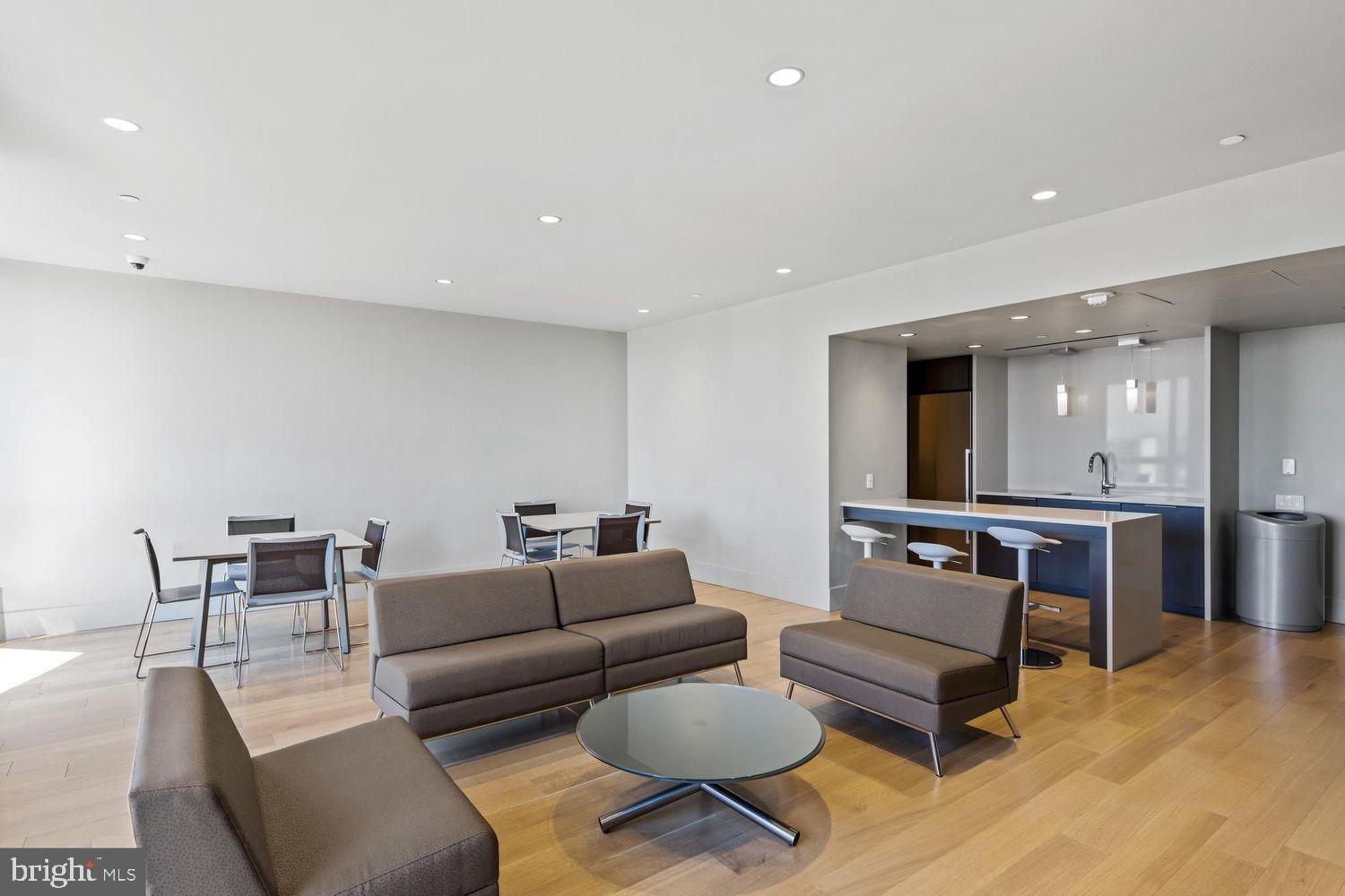 2018 Walnut Street, Unit 11L Philadelphia, PA 19103 - Photo 28 of 33