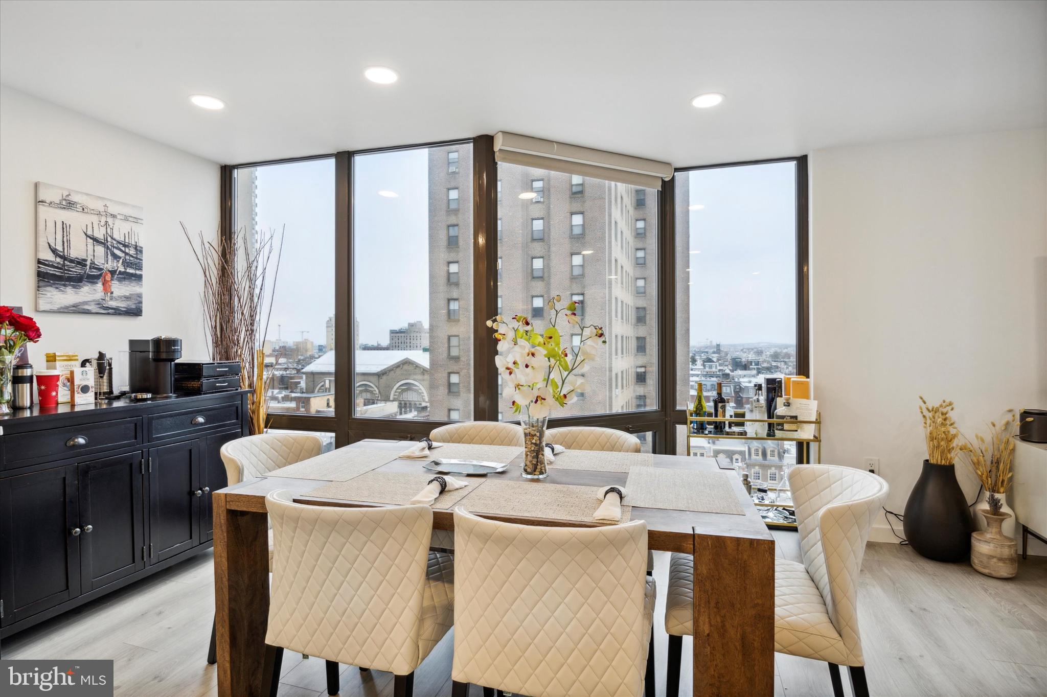 2018 Walnut Street, Unit 11L Philadelphia, PA 19103 - Photo 3 of 33