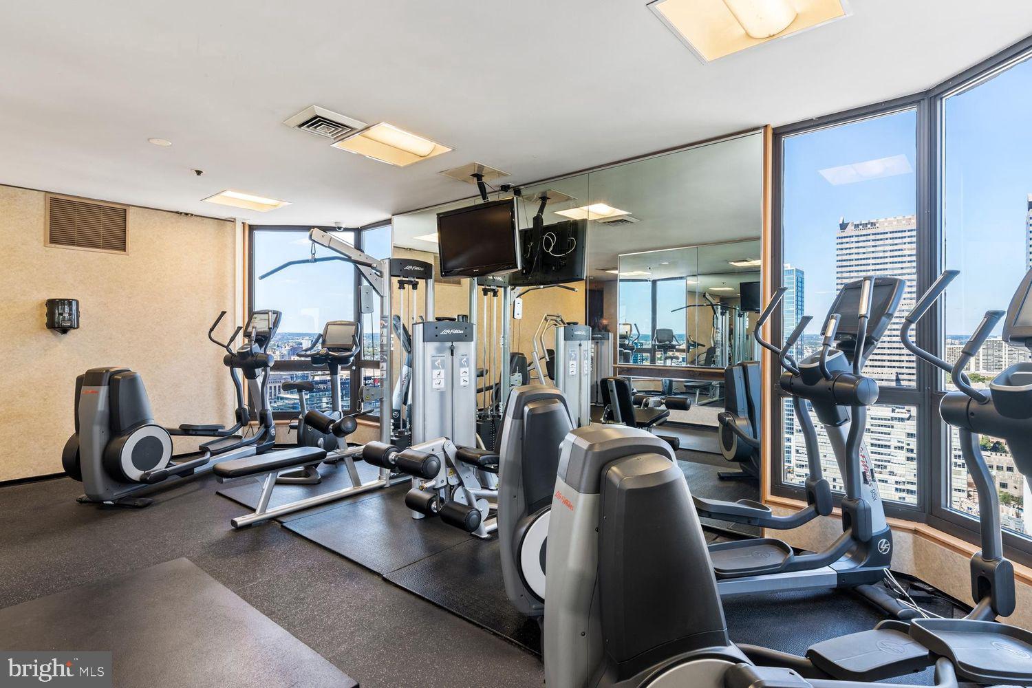 2018 Walnut Street, Unit 11L Philadelphia, PA 19103 - Photo 31 of 33